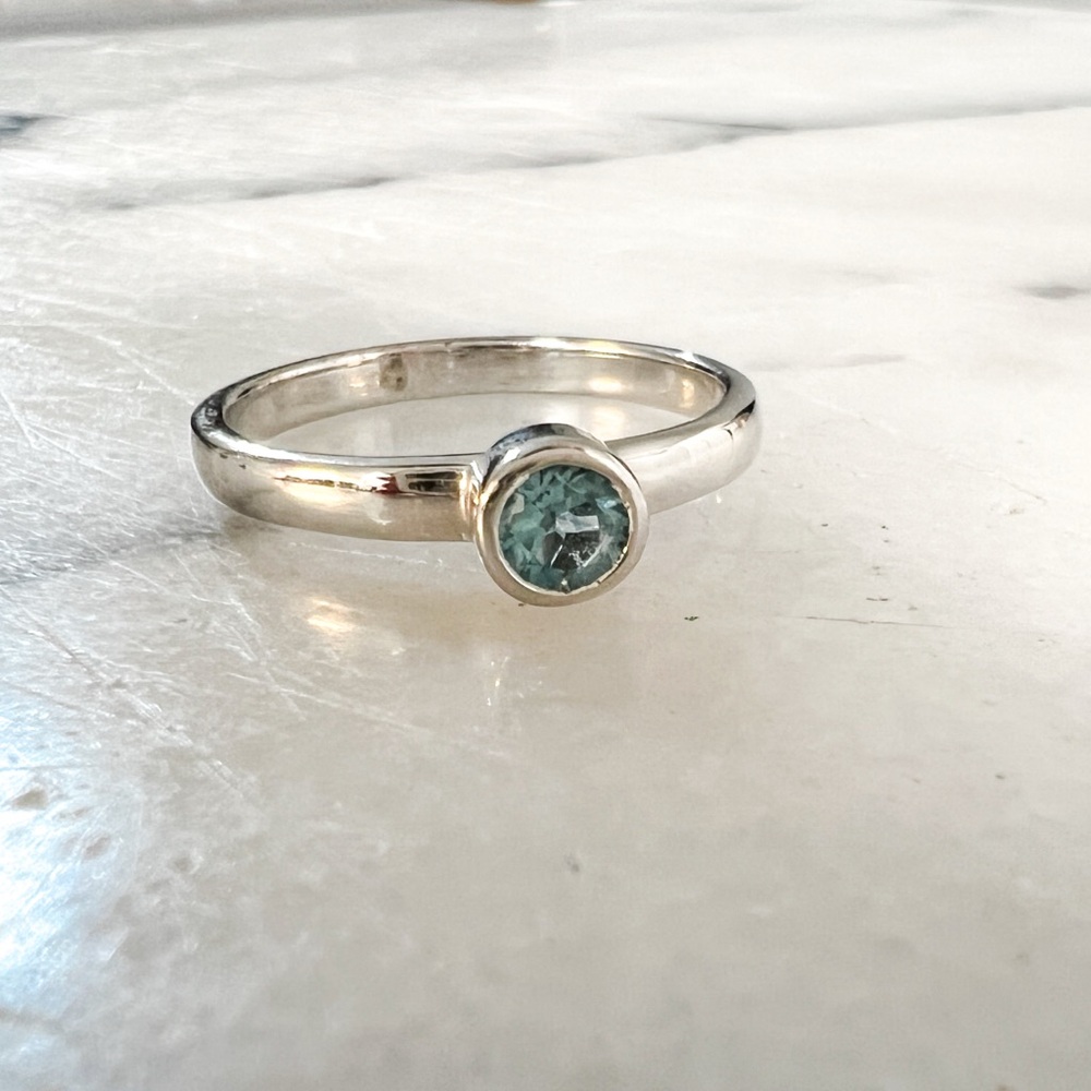 925 Silver Ring with Aquamarine Gem